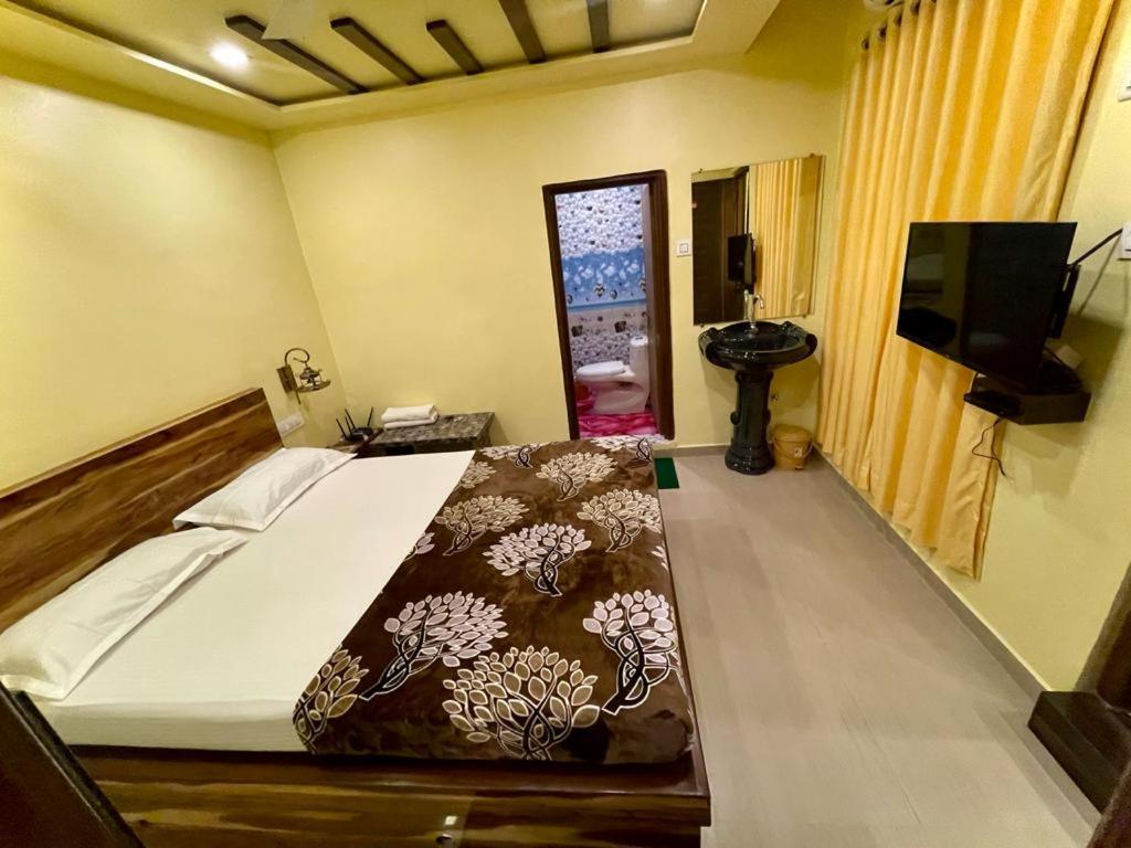 Hotel Saptarang Residency Panhāla 外观 照片