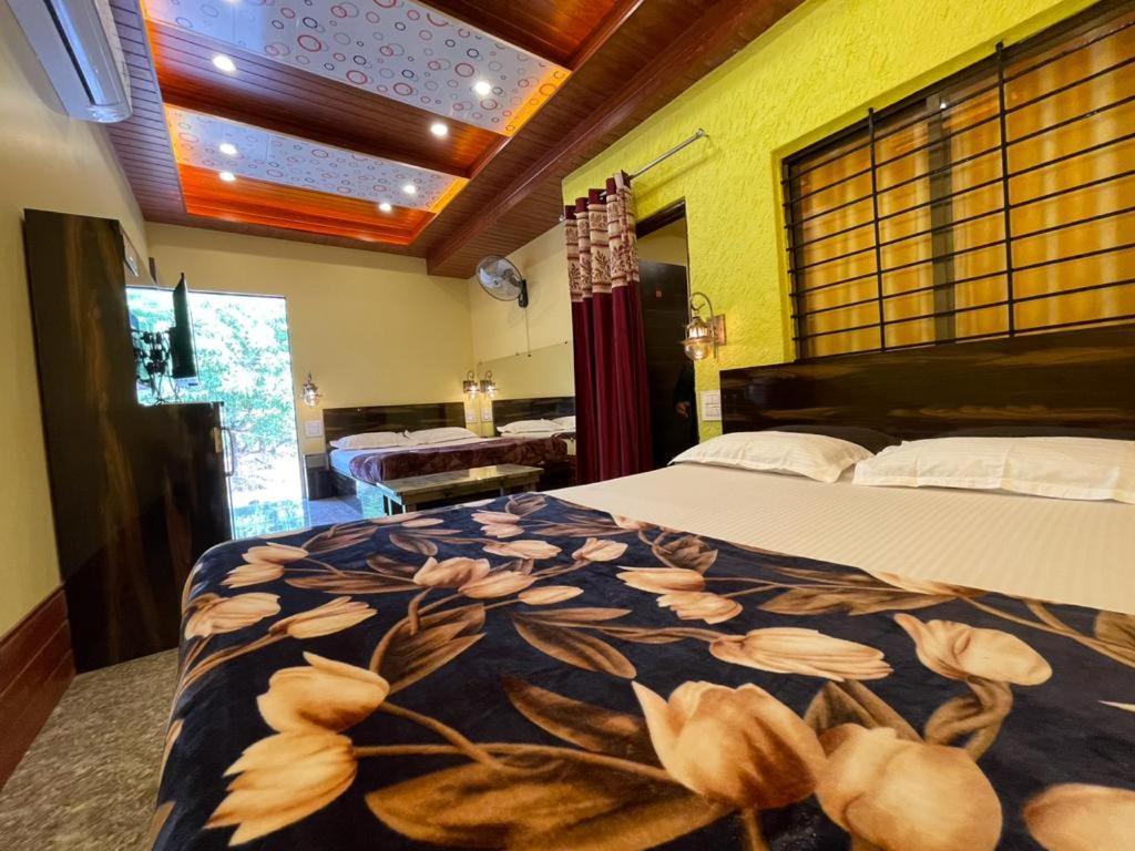 Hotel Saptarang Residency Panhāla 外观 照片