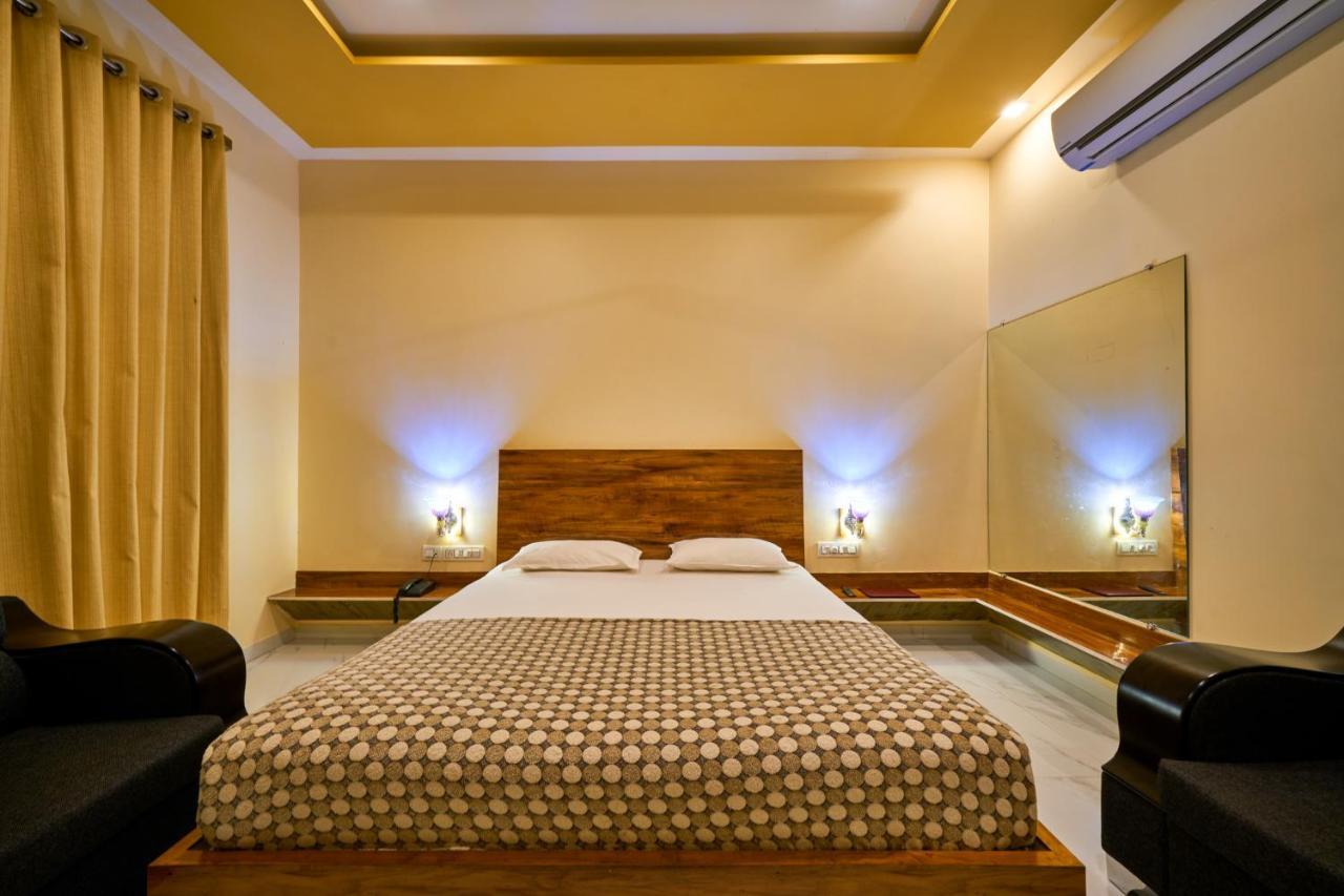 Hotel Saptarang Residency Panhāla 外观 照片