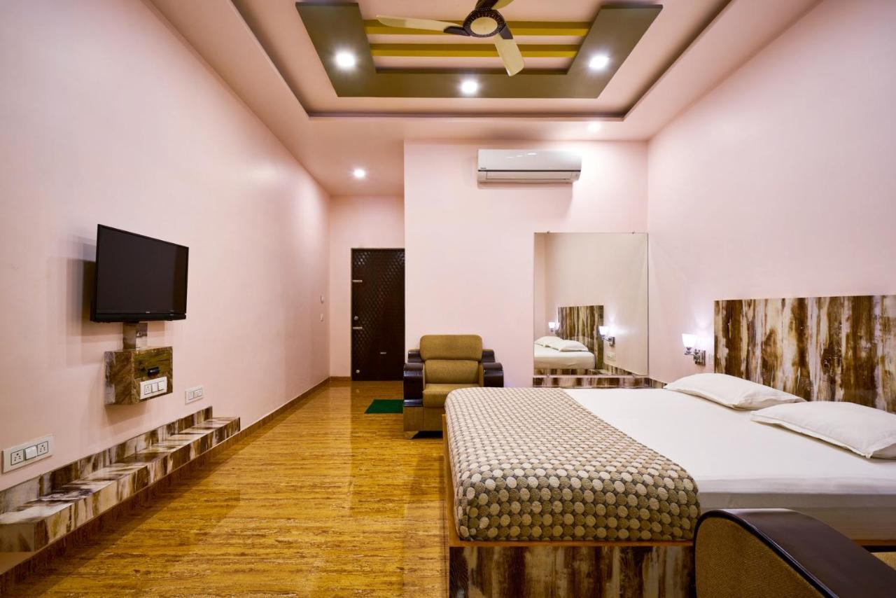 Hotel Saptarang Residency Panhāla 外观 照片